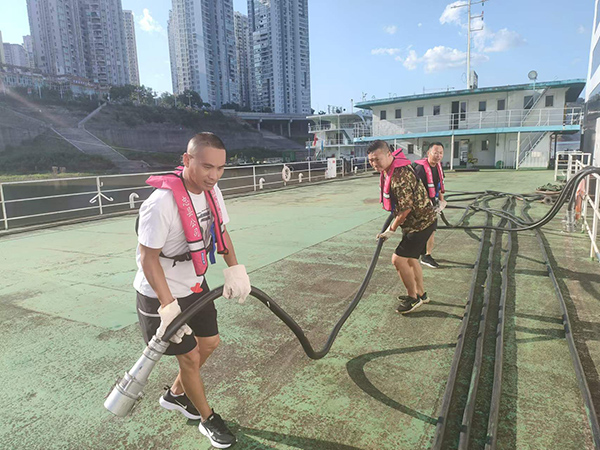 打造绿色口岸  守护碧水蓝天1.jpg